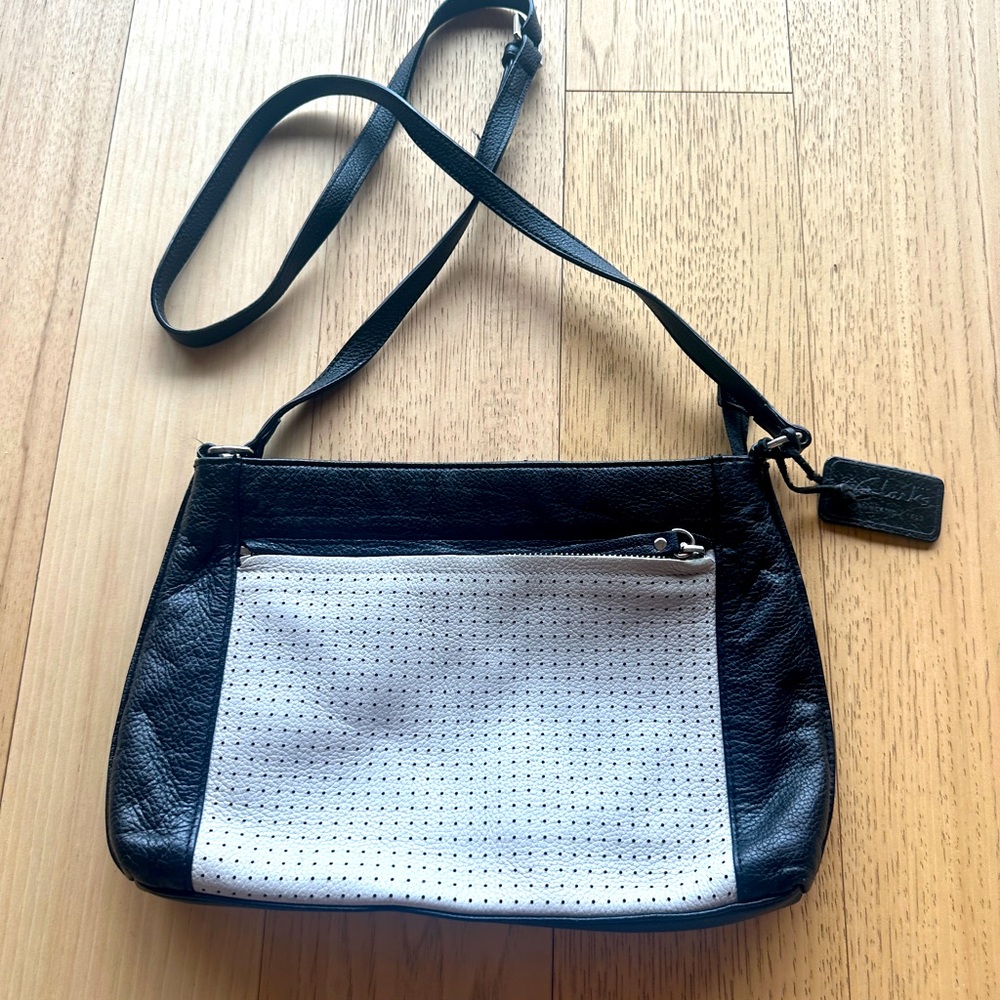 Clarks leather purse / bag Maeve/crane bulk/wht